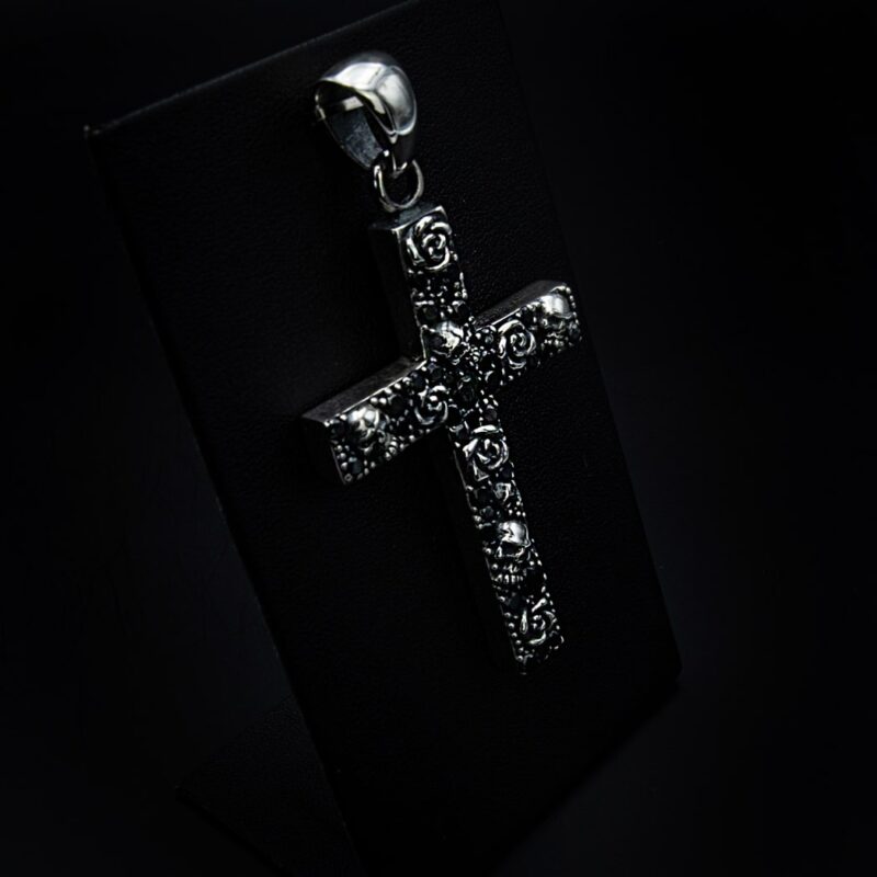 Anhänger Kreuz Rose Totenkopf – Bild 3