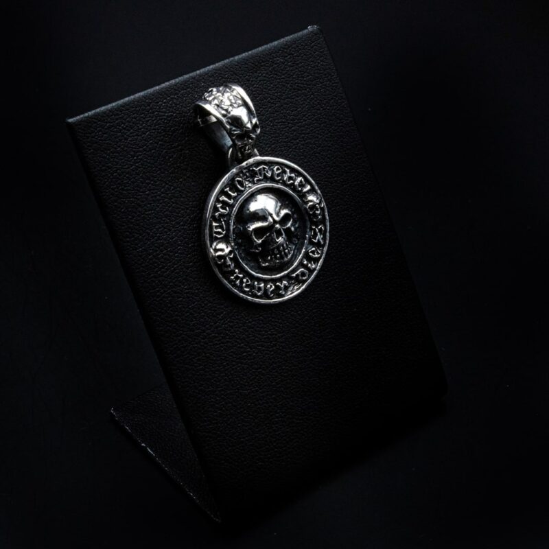 Anhänger Totenkopf Medallion – Bild 2