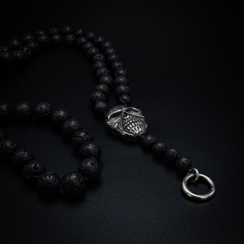 Y-Kette Totenkopf Lava geknotet – Bild 2